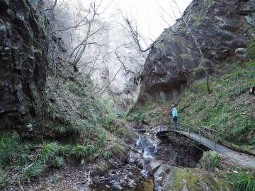 茨城県久慈・廃校と滝巡り｜旅ライド倶楽部・関西